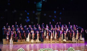 Diş Hekimliği Fakültesi’nde Mezuniyet Coşkusu