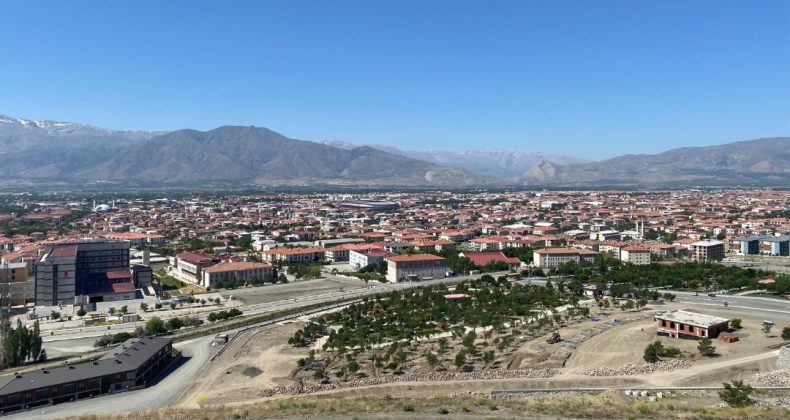  Karaman: “Bu şehir artık üreten Erzincan’dır”