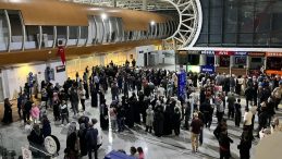 Erzincan Havalimanında Duygu Dolu Karşılama