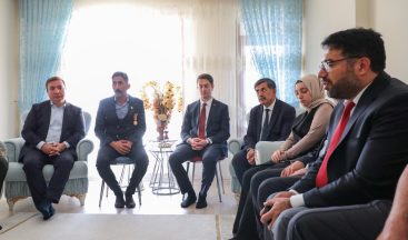 Erzincan Protokolünden Kahraman Gaziye Vefa Dolu Ziyaret