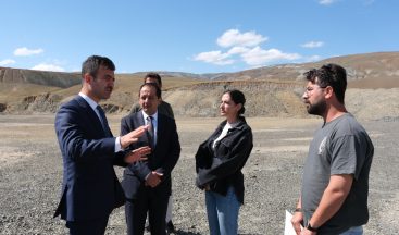 Erzincan Vali Yardımcısı Hüseyin Aydın Besi OSB’de yürütülen çalışmaları inceledi