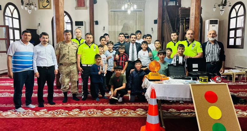 Refahiye’de Miniklere Trafik Dedektifi Eğitimi: Güvenli Geleceğin Temelleri Atılıyor