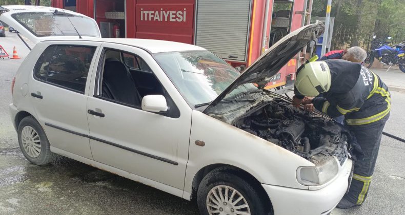 Erzincan’da Seyir Halindeki Otomobil Alev Aldı