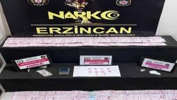 Erzincan’da Narkotik Operasyonu: Yüklü Miktarda Uyuşturucu ve Para Ele Geçirildi