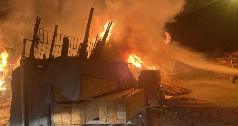 Erzincan Karaağaç Mahallesi’nde Korkutan Yangın