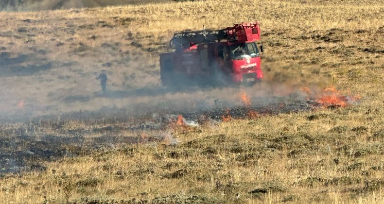 Erzincan’da Arazi Yangını Büyümeden Söndürüldü