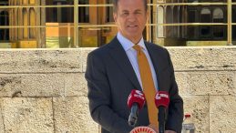 Sarıgül: “Zalimler İsrail’e Silah Gönderiyor, İslam Dünyası Bir Çuval Un Gönderemiyor”