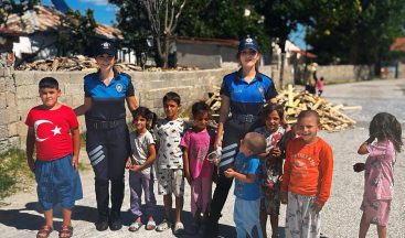 Erzincan Polisinden Minik Kalplere Sıcak Dokunuş