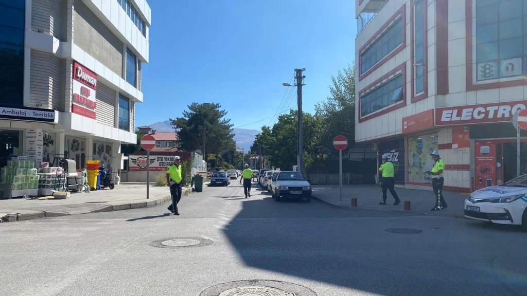 Atatürk Mahallesi’nde Trafik Düzenlemesi