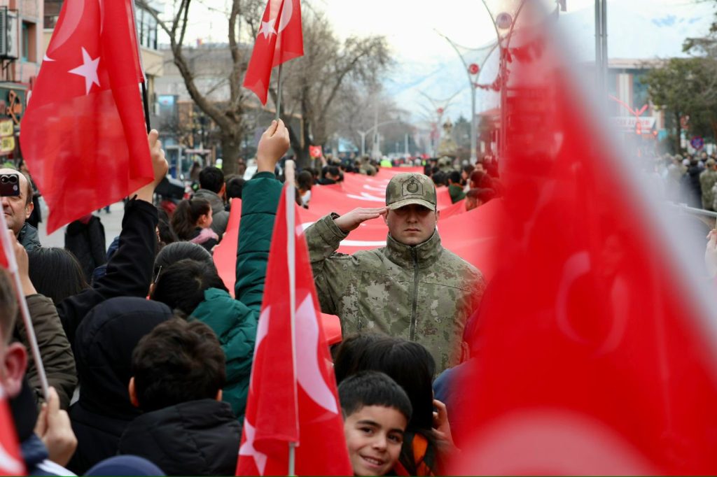 Erzincan’da Muhteşem Buluşma: Binlerce Genç Dörtyol’da "Tek Yürek" Oldu