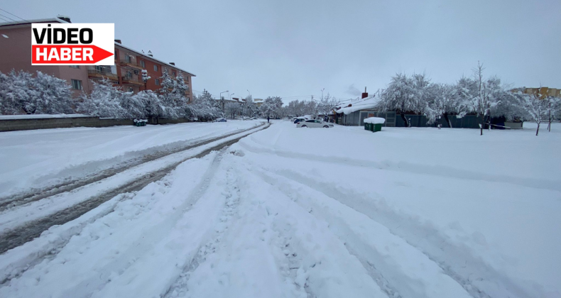 Erzincan’da Kar Esareti: Mahalle Yolları ve Kaldırımlar Kapandı