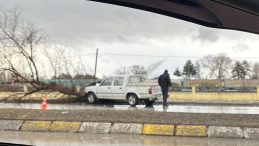 ERZİNCAN’DA FIRTINA KAZAYI BERABERİNDE GETİRDİ!